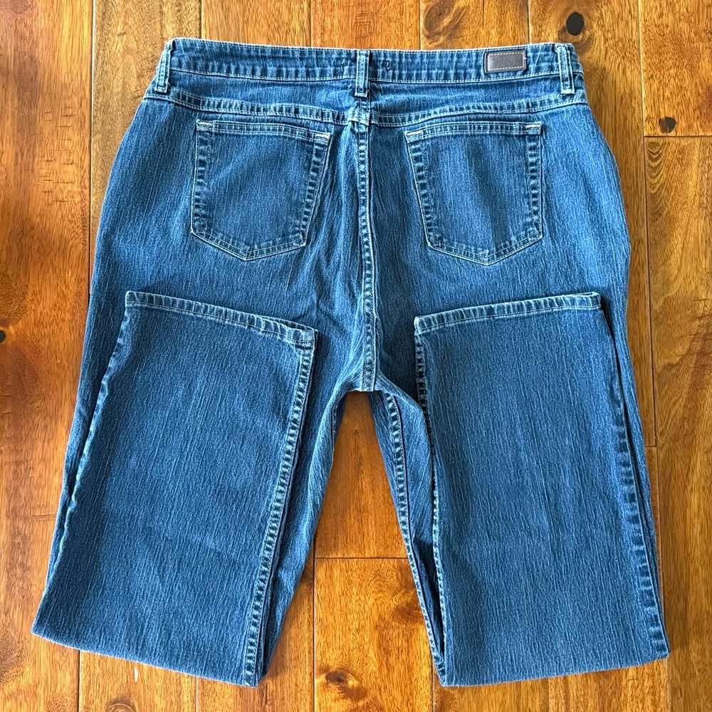 Lee Riders women’s 18WP petite length blue denim jeans eased fit